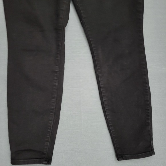 Signature Levi Strauss Womens Mid Rise Skinny Jeans Black 12S W31 L28 - Picture 10 of 11